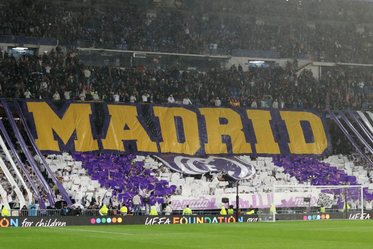 Stadium fan banner choreography